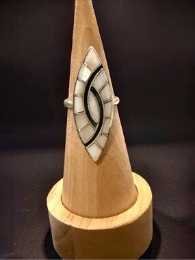 Silver Marquise Inlay Ring with White Mother-of-Pearl